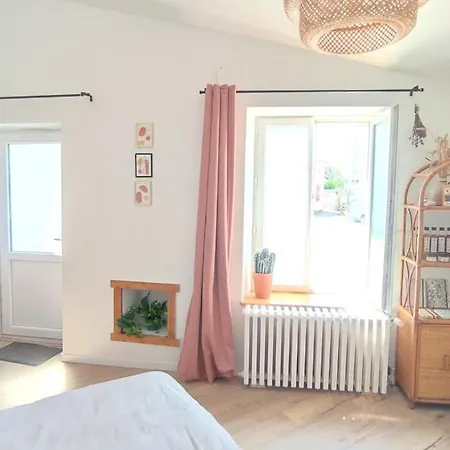 Alojamento de Turismo Rural La Ferme Du Papillon Pougne-Herisson