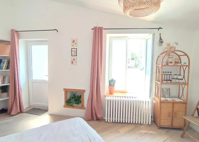 Alojamento de Turismo Rural La Ferme Du Papillon Pougne-Herisson